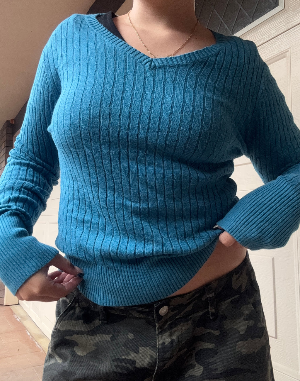 Vintage Cable Knit V-Neck Sweater | XS |
